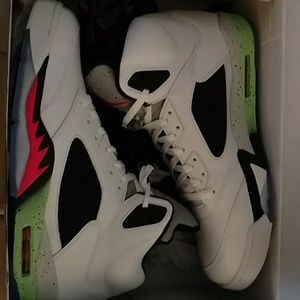 RETRO 5 BRAND NEW